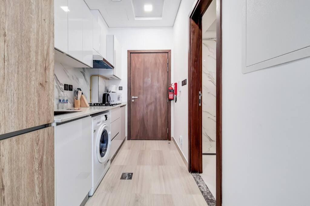 Stylish Brand New In Pantheon Elysee 2 In The Heart Of Jvc *