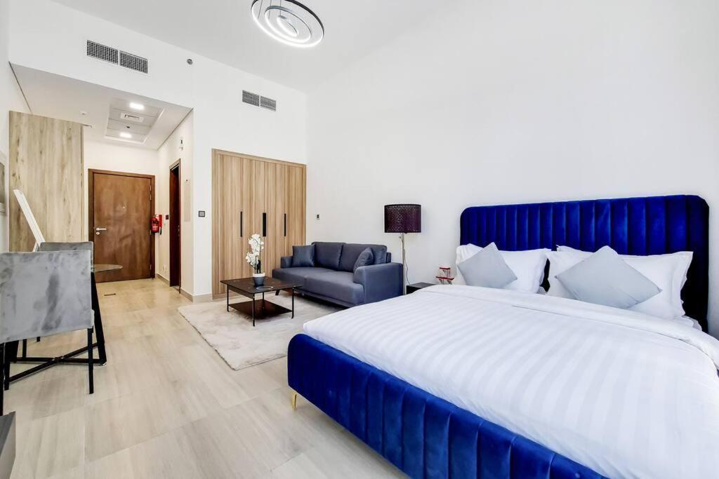 Stylish Brand New In Pantheon Elysee 2 In The Heart Of Jvc